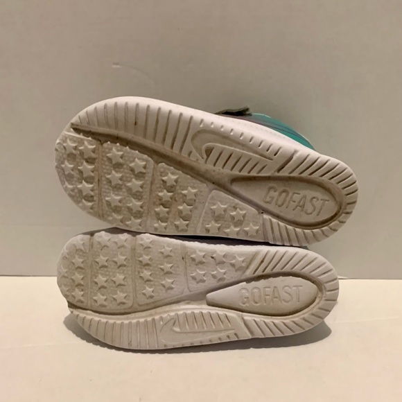 Nike Star Runner 2 TD (CT3609 001) Gunsmoke & Hyper Violet - Picture 5 of 6